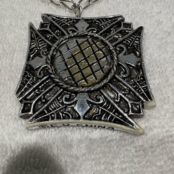 Vintage Vampire Necklace Gothic Cross Pendant Unisex - Picture 9 of 13